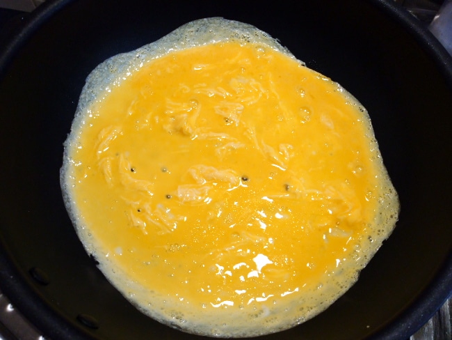 半熟状態の薄焼き卵